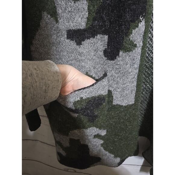 Modern Canvas Green Camo Open Front Knit Cardigan Sweater Womans Plus Size 2XL - Picture 3 of 6